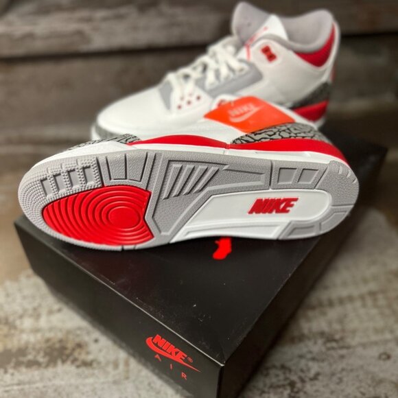 Jordan 3 Retro Fire Red (2022) Size 10.5- DN3707-160 - Picture 6 of 10